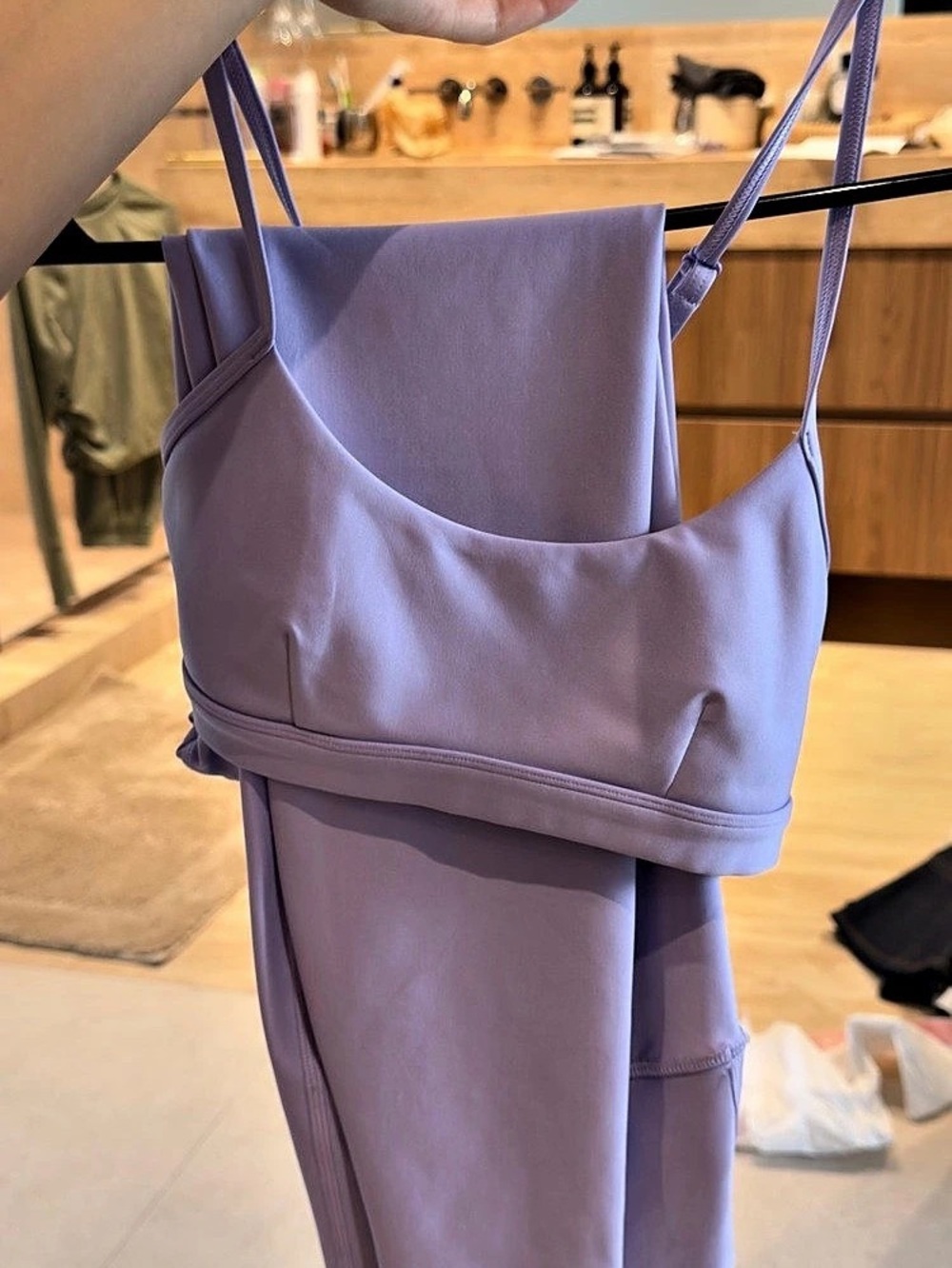 alo Purple Athletic *set* never worn
Size top xs 
Legging Xxs